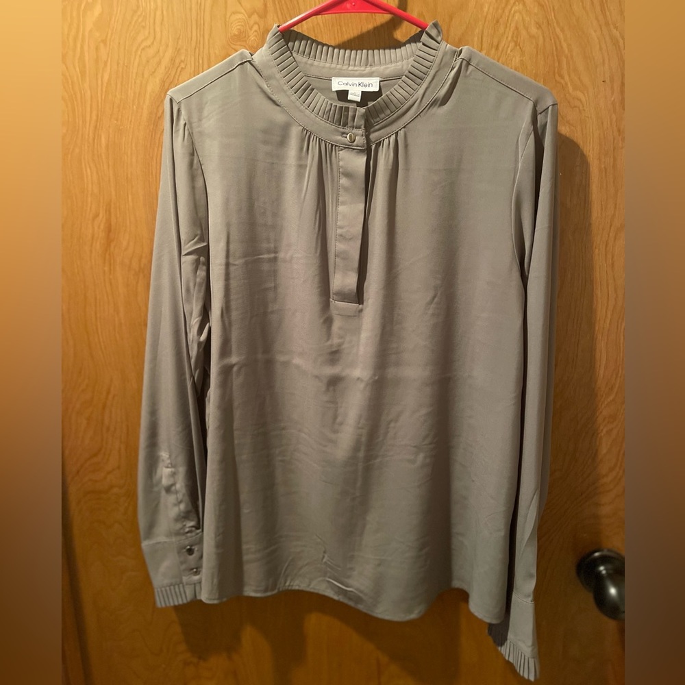 Calvin Klein Size Large Silver Gray Chiffon Dress Shirt